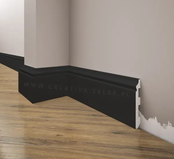 Czarna Lakierowana Listwa przypodłogowa, cokół Creativa LPC-07M RAL9005 244cm